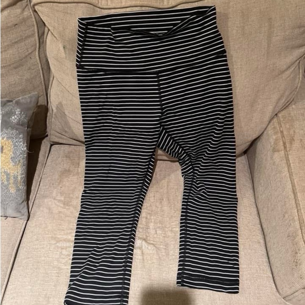 Black and White Striped Capri Leggings
